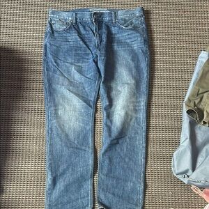 Express Blue Straight Jeans with Fading and Classic Denim Style